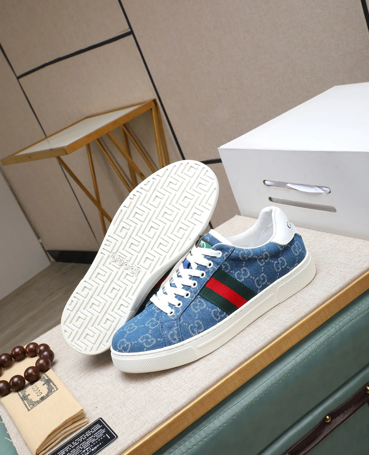 Men's shoes 💰420 GUCCI🔍🔍The latest model is available at the counter simultaneously. Original calfskin imported from Italy, genuine leather lining, (high-end, extravagant and classy) with exquisite workmanship. Sole: Original sole provided by the original factory. ⚠Exclusive double-layer movable molded sole is super comfortable⚠. Photographed in real life. 🎬The real thing is better. 🔍🔍"High quality·Follow the order" code number 38-44